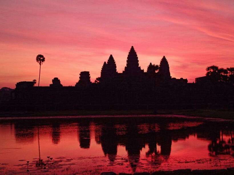 One Day Angkor Wat Trip with Sunrise - Angkor Wat sunrise: where the best photos come from
