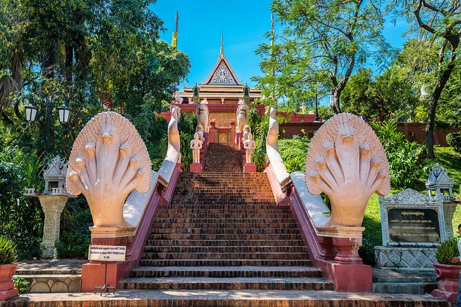 One Day Private Guide Tours History in Phnom Penh Incl. admission - National Museum: Khmer Sculpture and Art with Context
