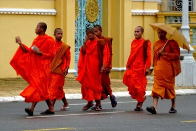 One Day Private Guide Tours History in Phnom Penh Incl. admission - Royal Palace and Silver Pagoda: Royal Power, Exacting Detail