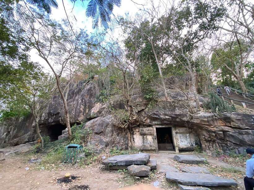 One Day Trip to Phnom Da, Ta Prohm Bati, Neang Khmao & Chiso - Neang Khmao: the Black Virgin pagoda stop