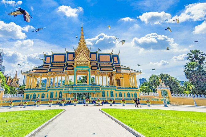Oudong Mountain and Phnom Penh Full Day Private Tour - Craft Stops Meet Temple Stops: Why This Mix Works