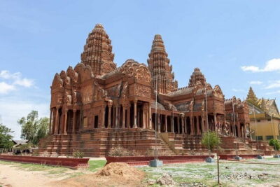Oudong Temples & Phnom Prasith Private Tour from Phnom Penh - Phnom Praset first: the 8th-century temple and the reclining Buddha