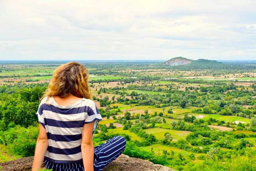 Phnom Chisor & Tonle Bati Private Tours from Phnom Penh - Neang Khmao Pagoda: A Breather in the Temple Circuit