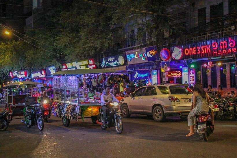 Phnom Penh: 9 Exciting Spots Evening Tuk-Tuk Tour - The 6 PM Start Time and How Long You’ll Be Out