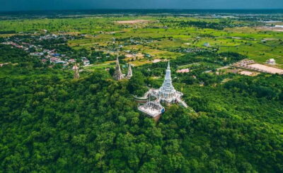 Phnom Penh - Battambang Transfer Plus Stop Sightseeing - Oudong Mountain and the Oudong Khmer Monastery: the climb that sets the mood