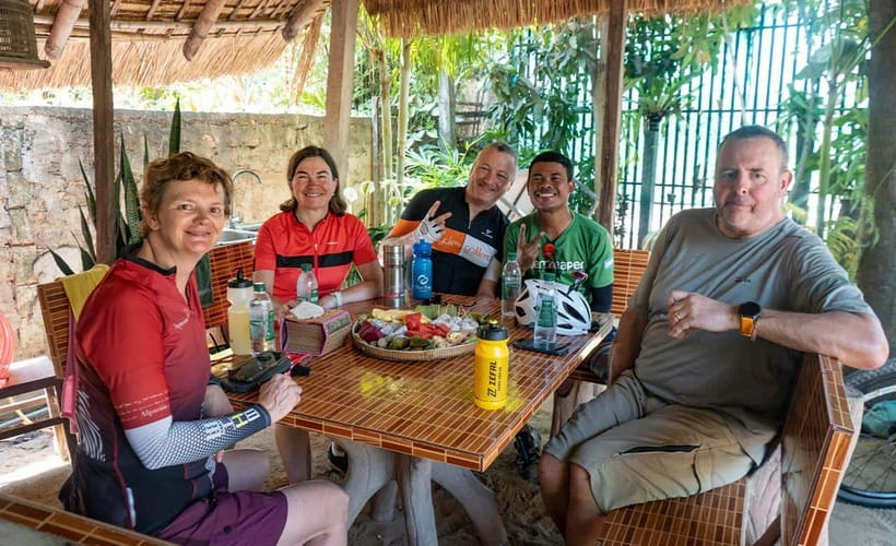 Phnom Penh: Bike & Boat Tour / E-Bike Available - The Village Stop: stilted houses and everyday life