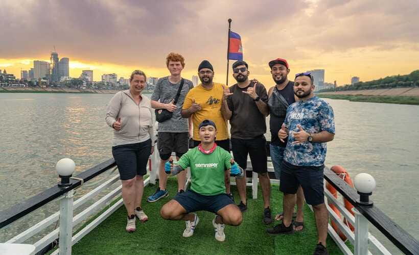 Phnom Penh: Bike & Boat Tour / E-Bike Available - Food and drinks: included stops that keep the day comfortable