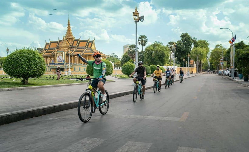 Phnom Penh: Bike & Boat Tour / E-Bike Available - Quiet Lanes, Ferry Crossings, and Mekong Island Energy