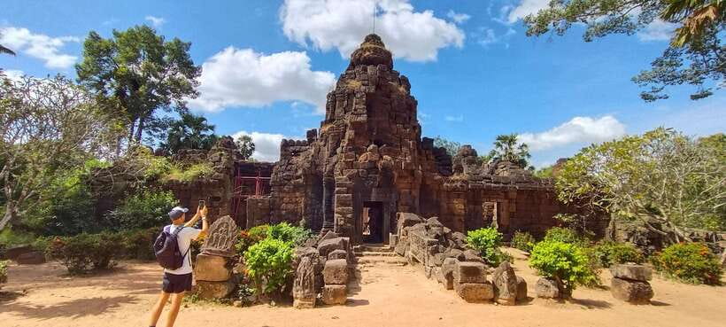 Phnom Penh: City (no genocide) half day Tour - Friendship Monument and the Royal Palace area: plan for paid access