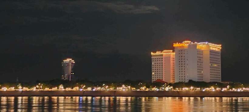 Phnom Penh: City Sights Evening or Half day Tour by Tuk Tuk - Who This Tour Suits Best (and Who Might Want Another Plan)