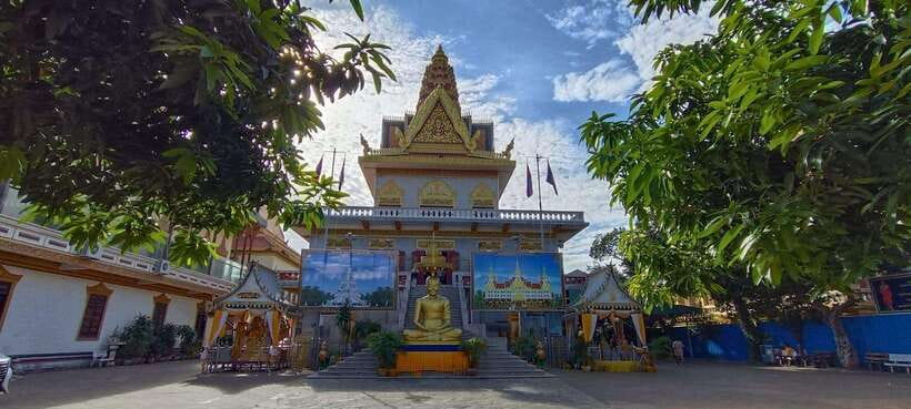 Phnom Penh: City & Silk Island Full or Half Day Tour - Mekong ferry to Silk Island (Koh Dach): a real change of pace