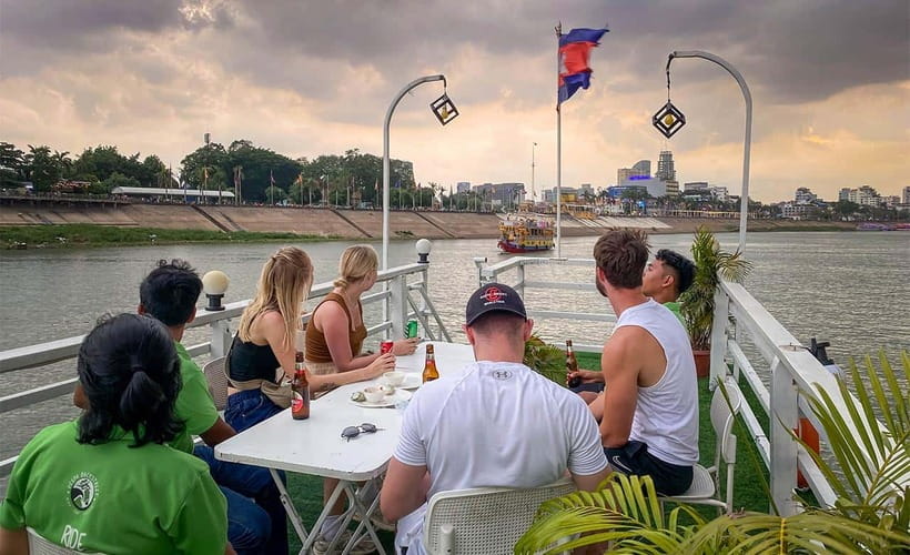 Phnom Penh: City & Silk Island Haft Day or Full Day Tour - Full-day extras: Golden temple and the Koh Oknha Tei breaks