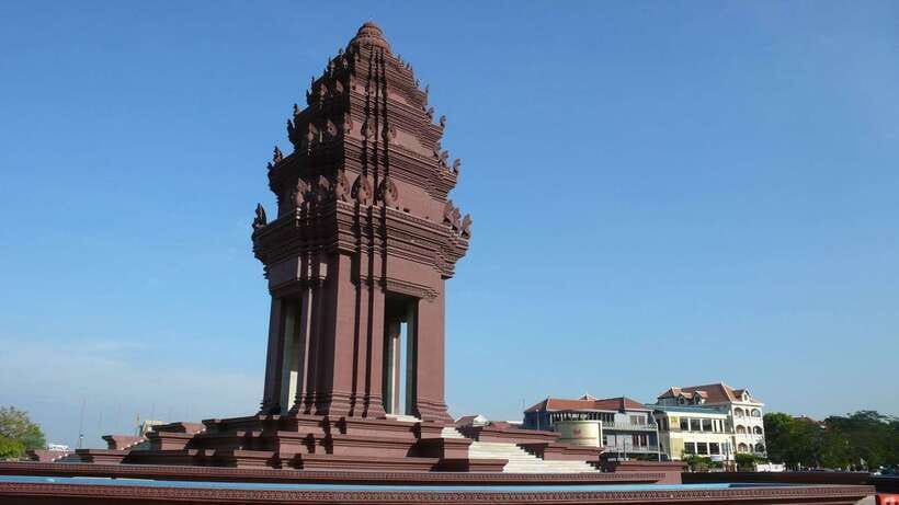 Phnom Penh City Tour + Mekong River Boat Trip - Lunch on your own: keep it flexible and simple