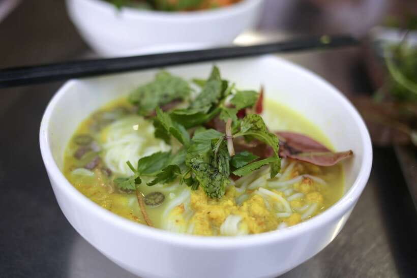 Phnom Penh: Culinary Underground Local Food Tuk-Tuk Tour - Phnom Penh by tuk-tuk: fast, local, and built for eating
