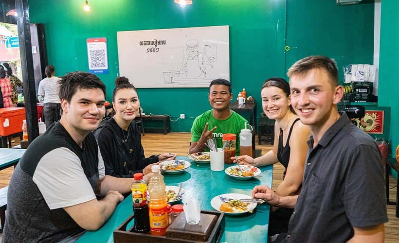 Phnom Penh: Evening Food Tour with Drinks & Tuk Tuk Included - Key highlights at a glance