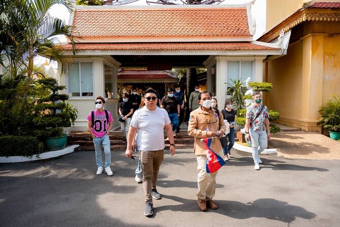 Phnom Penh Full Day Private Tour By Tuk Tuk or Taxi Car - Stop 6: Tuol Sleng Genocide Museum (S-21) and the audio setup