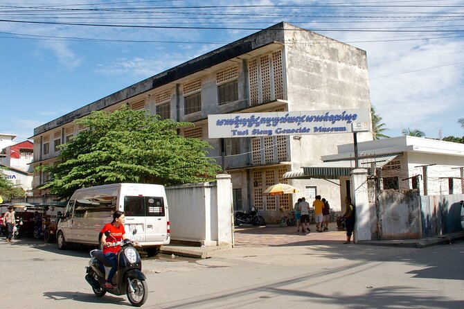 Phnom Penh Full Day Private Tour By Tuk Tuk or Taxi Car - Stop 1: Royal Palace, Silver Pagoda, and the Diamond Buddha