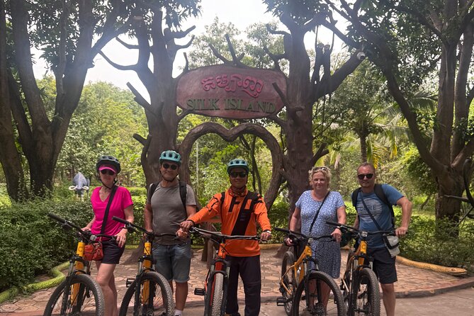 Phnom penh full day Tour - Choeung Ek Killing Field: pairing place with story