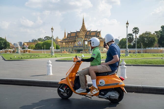 Phnom Penh: Highlights Tour Including National Museum - Key highlights to notice before you go