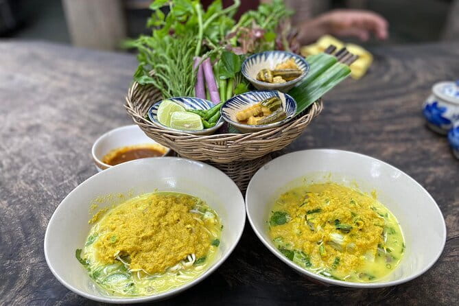 Phnom Penh: Highlights Tour Including National Museum - Royal Palace Grounds and the Silver Pagoda Focus