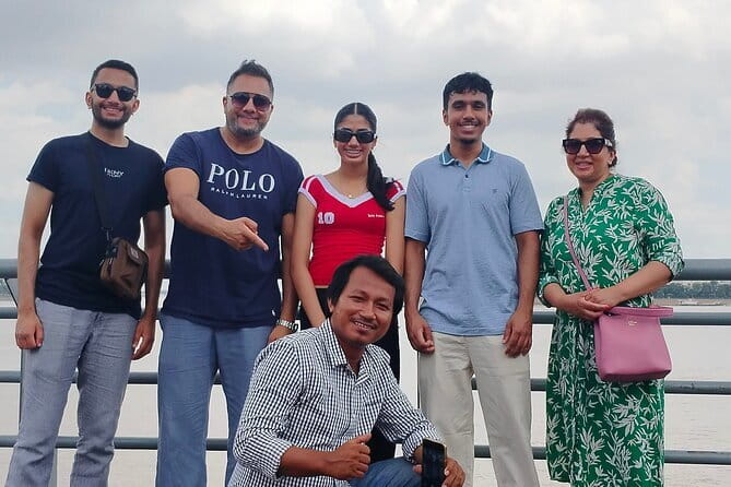 Phnom Penh: Highlights Tour Including National Museum - Independence Monument, Central Market, and Wat Phnom in One Pass