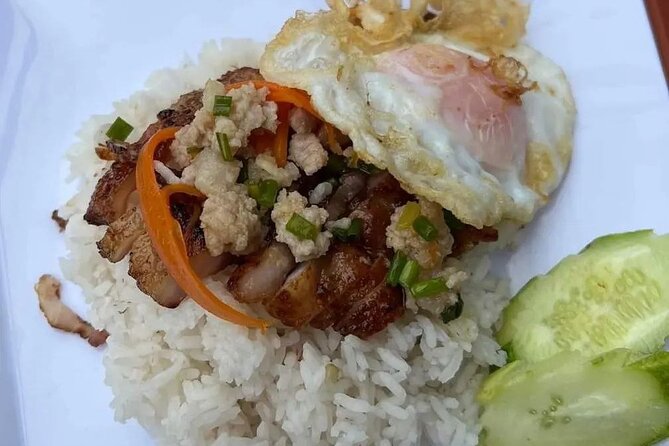 Phnom Penh Local Market & Morning Food Tour Include Drinks - Stop 2 at Wat Phnom: Banh Sung Fresh Noodles at the Market