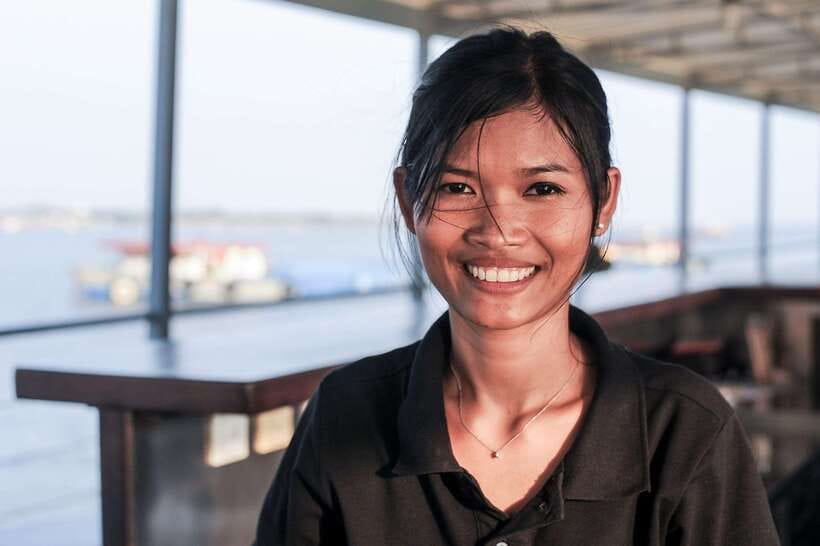 Phnom Penh: Mekong Sunset Dinner Cruise with Live Music - Key things to know before you go