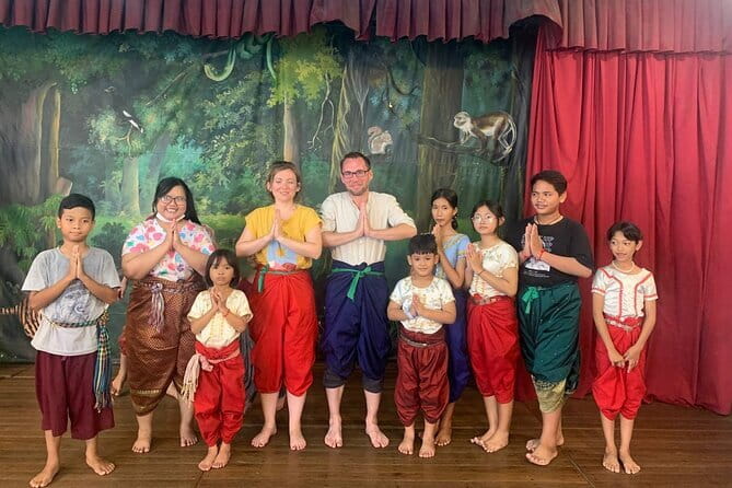 Phnom Penh Morning Breakfast, Market and Art Tour by Tuktuk - Key things to know before you go
