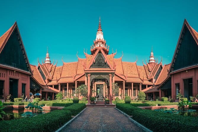 Phnom Penh Morning Breakfast, Market and Art Tour by Tuktuk - Price and value: what $35 really covers