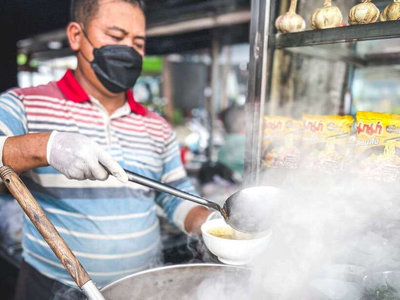 Phnom Penh: Morning Market & Guided Breakfast Tour by Tuktuk - What you’re really buying for $49