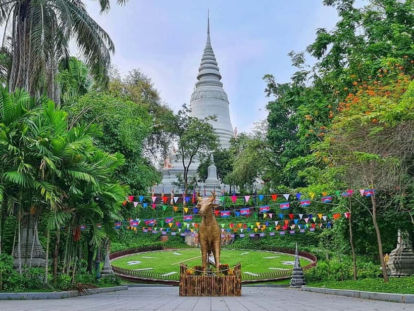 Phnom Penh Must Visit City Full Day Classic Tour - Wat Phnom: a climb with legend and panoramic rewards
