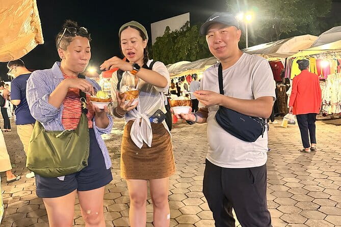 Phnom Penh Night City Highlights & Local Food tour by Tuktuk - Bassac Lane: your last beer stop without the guesswork