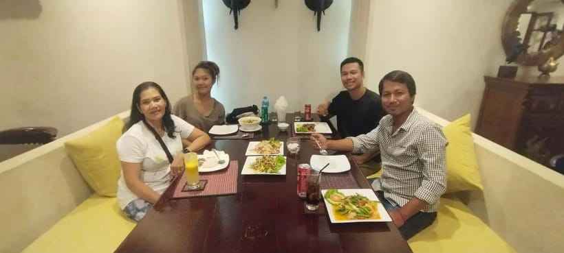 Phnom Penh: Private City Tour by Tuk-Tuk/Full or Half Day - National Museum and Wat Ounalom: calm stops with great context