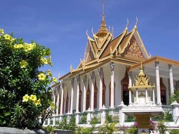 Phnom Penh Private Tour: Royal Palace, Silver Pagoda, S-21 - Royal Palace to S-21: Why this Phnom Penh private tour works