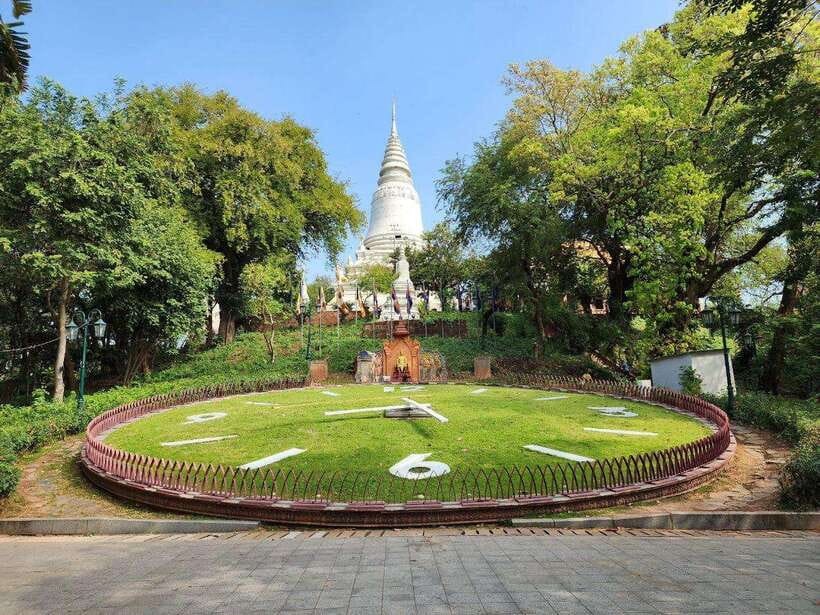 Phnom Penh: Private Tuk-Tuk Tour with English-Speaking - How guides like Lee, Vanna, Pum, and Sonny shape the experience