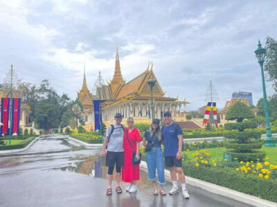 Phnom Penh: Royal Palace, S21, Killing Fields & More Tour - The temple-to-palace shift: Wat Ounalom and National Museum photo stops