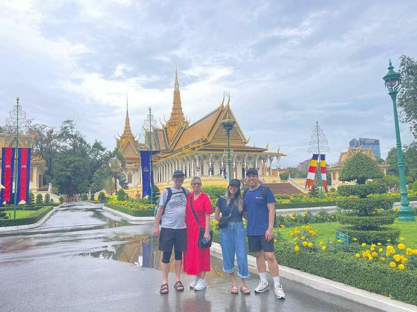 Phnom Penh: Royal Palace, S21, Killing Fields & More Tour - The temple-to-palace shift: Wat Ounalom and National Museum photo stops