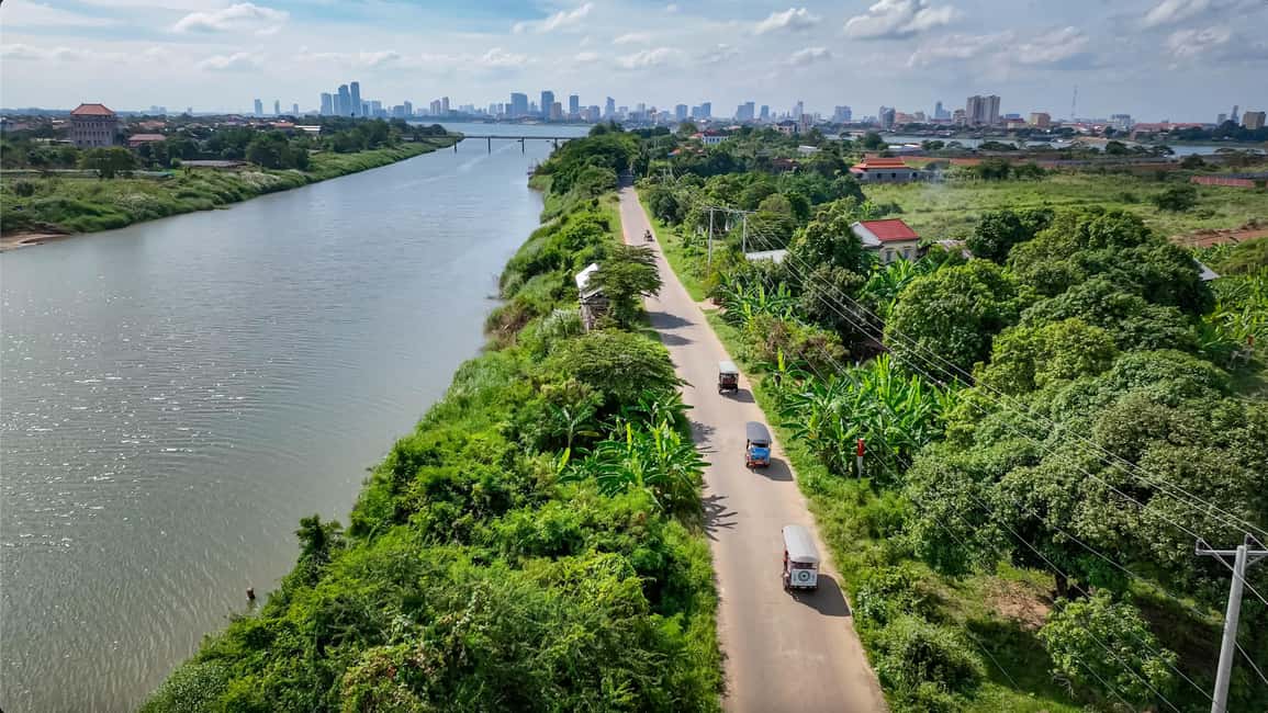 Phnom Penh: Silk Island Sunset by Tuk Tuk with food & drinks - Price and value: is $29 worth 4 hours of tuk-tuk, ferry, and craft time?