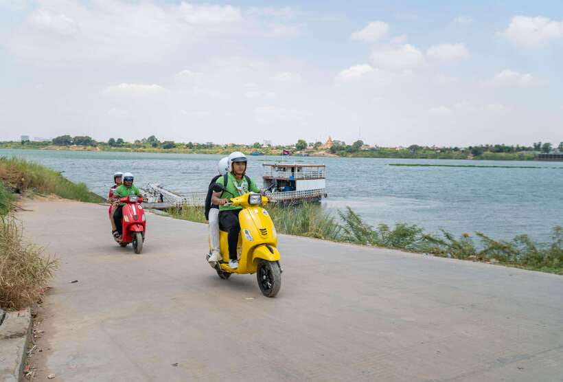 Phnom Penh Silk Island Sunset Vespa Tour / Tuk Tuk Available - Vespa or Tuk Tuk: how the ride really shapes the experience