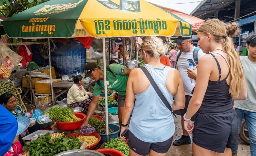 Phnom Penh: Silk Islands Half-Day Bike Tour - Guides: what the best ones do with safety and flexibility
