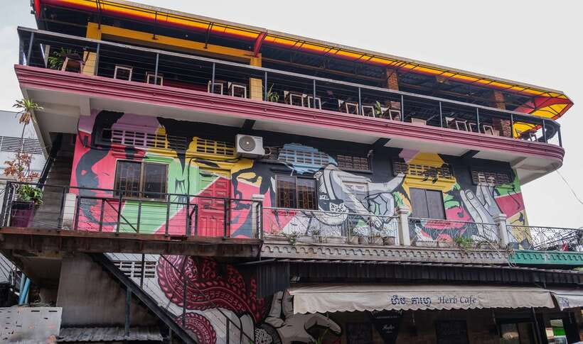 Phnom Penh: Street Art & Food Tour by Tuk-Tuk - Value Check: Why $35 Works for This Format