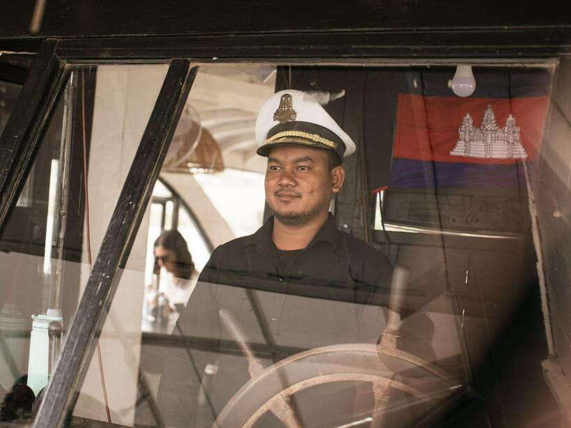 Phnom Penh: Sunset Cruise on Kanika Boat - Group Feel and What to Expect From the Experience Style