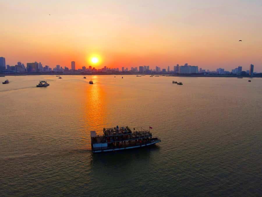 Phnom Penh: Sunset Cruise with Unlimited Beer &Fruit platter - Fruit platter timing: when you eat without ruining the sunset
