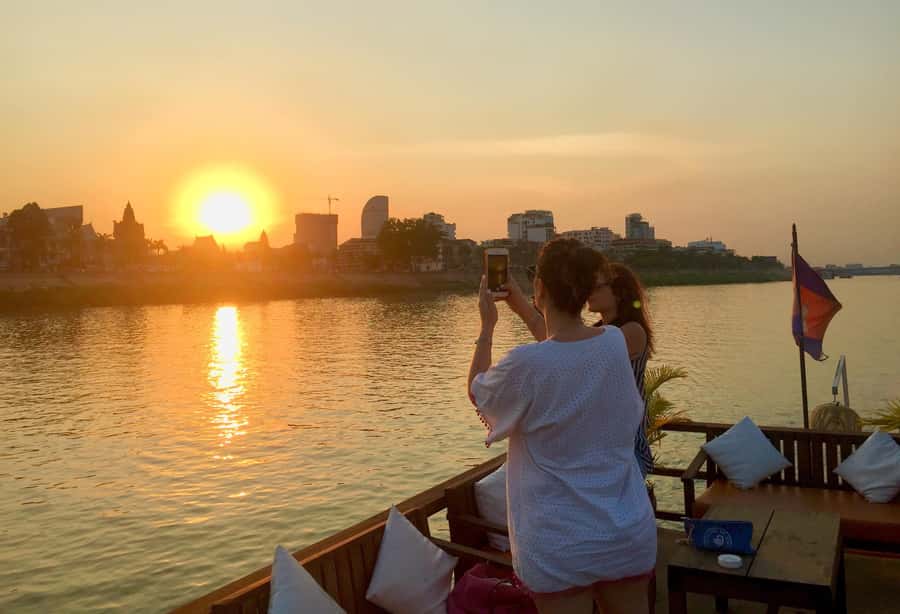 Phnom Penh: Sunset Cruise with Unlimited Beer &Fruit platter - Price and value: why $9 feels like a deal (and where it can fall short)