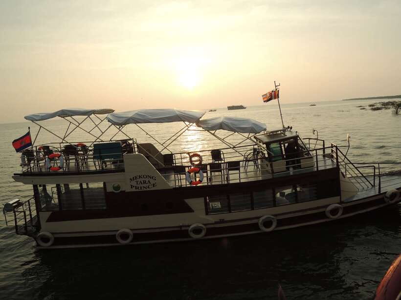 Phnom Penh to Siem Reap cruise/land tour (one way) - Cham Village Area and Riverside Stops (What to Look For)