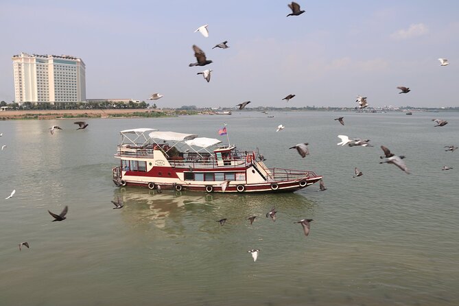 Phnom Penh to Siem Reap Cruise/road tour or Siem Reap/Phnom Penh - Food rules that matter: vegetarian needs to be on the booking