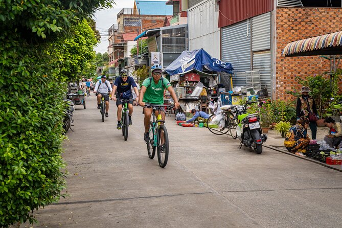 Phnom Penh to Silk Island Sunset Bike Tour/ E-Bike or Tuk Tuk - Guides Matter: The Local Touch You Can Expect
