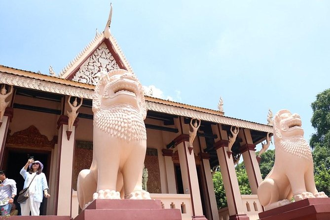 Phnom Penh Vital Discovery-Full Day Tour (Including all services) - Royal Palace + Silver Pagoda: royal power meets temple space