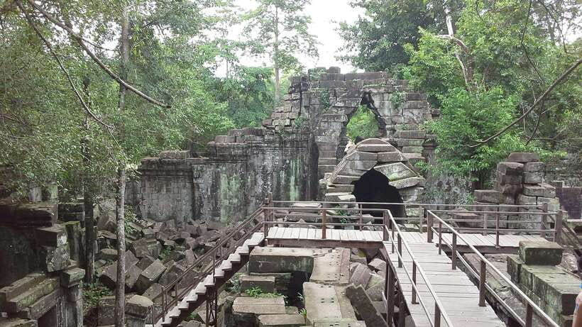 Prasat Thom, Koh Ker Group & Beng Mealea Full-Day Tour - Dress Code and On-the-Ground Rules You Should Follow