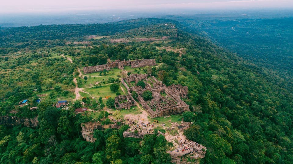 Preah Vihear, Koh Ker and Beng Mealea Private Day Tour - Koh Ker Complex: Prasat Ling and Prasat Bram in the afternoon heat